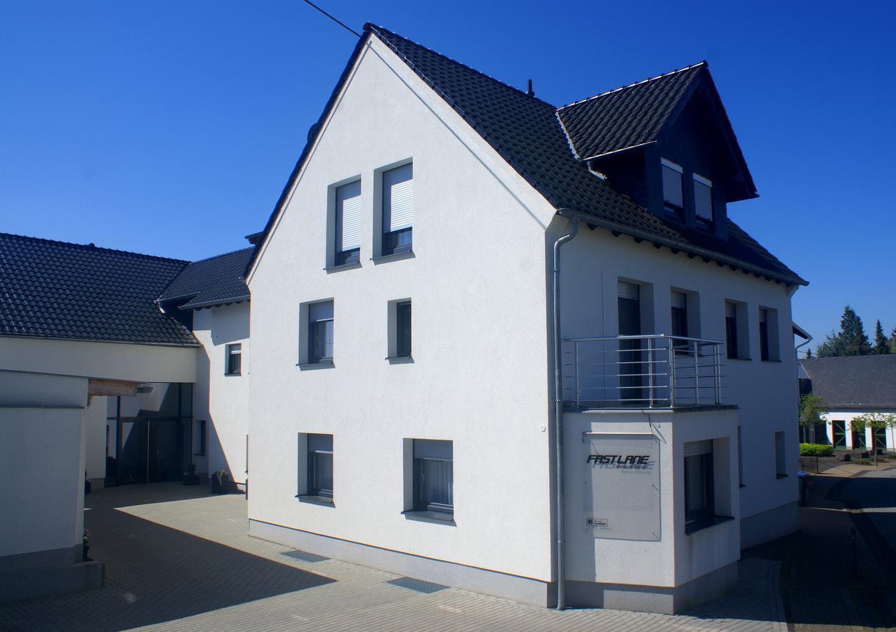 Fast Lane Hotel Barweiler Екстериор снимка