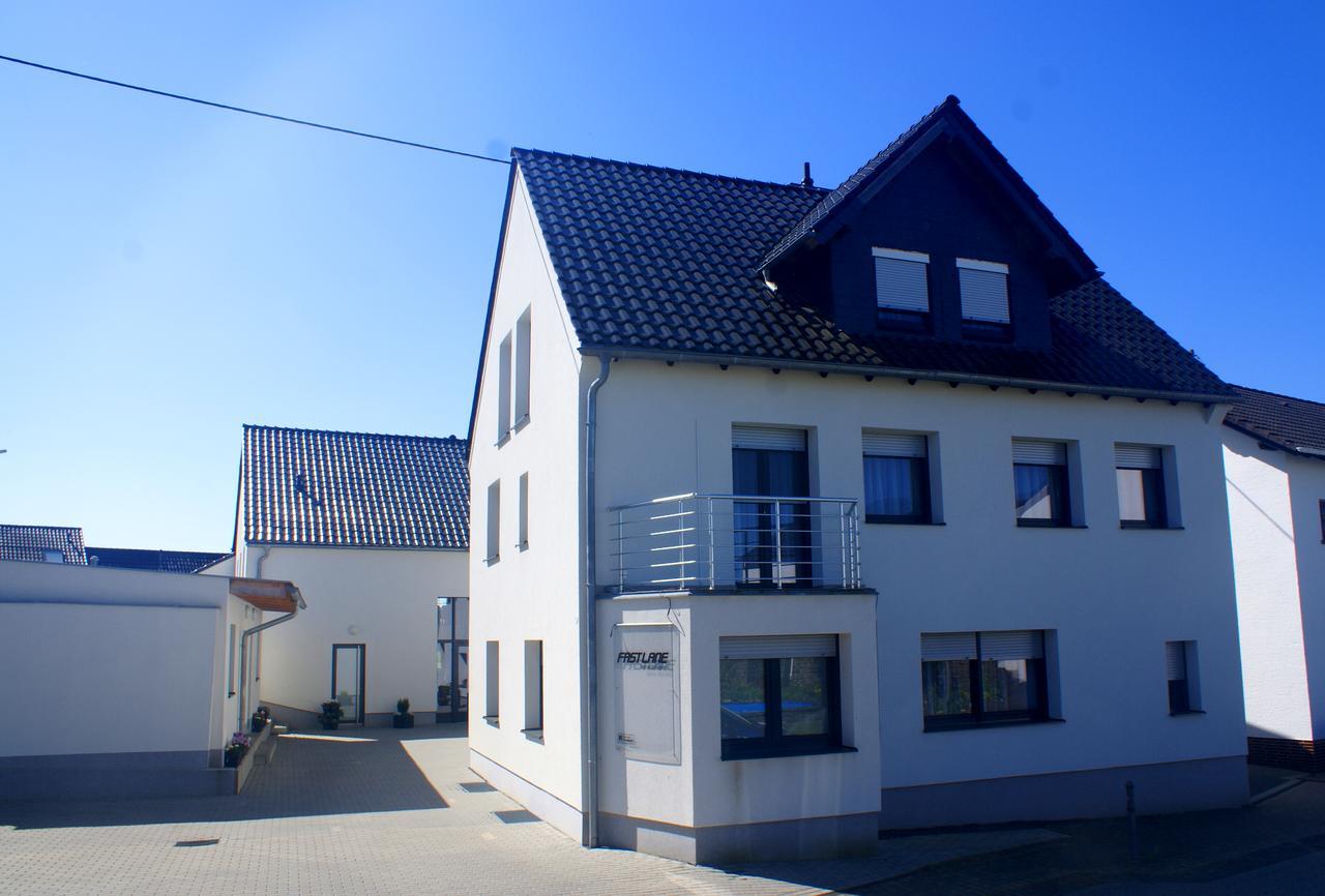 Fast Lane Hotel Barweiler Екстериор снимка