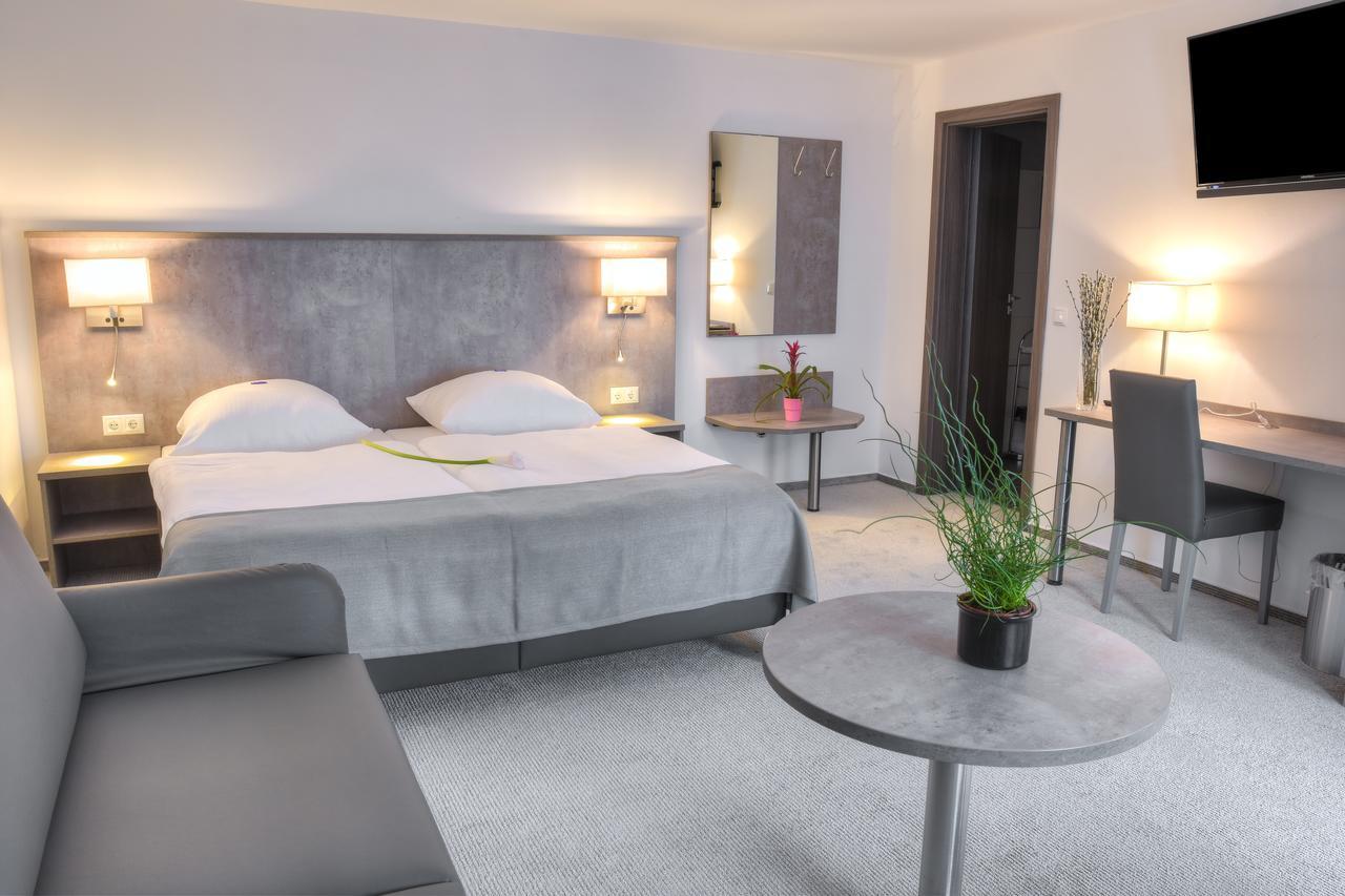 Fast Lane Hotel Barweiler Екстериор снимка