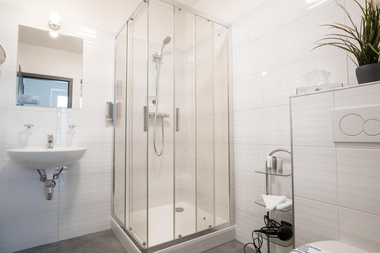 Fast Lane Hotel Barweiler Екстериор снимка